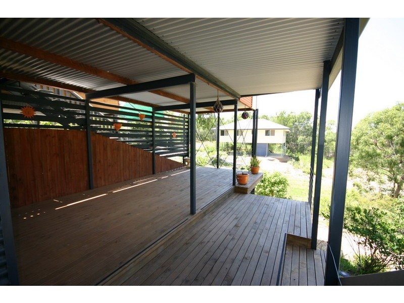 37 Scarborough Terrace, Macleay Island QLD 4184