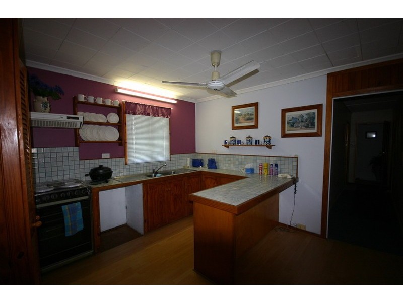 37 Scarborough Terrace, Macleay Island QLD 4184