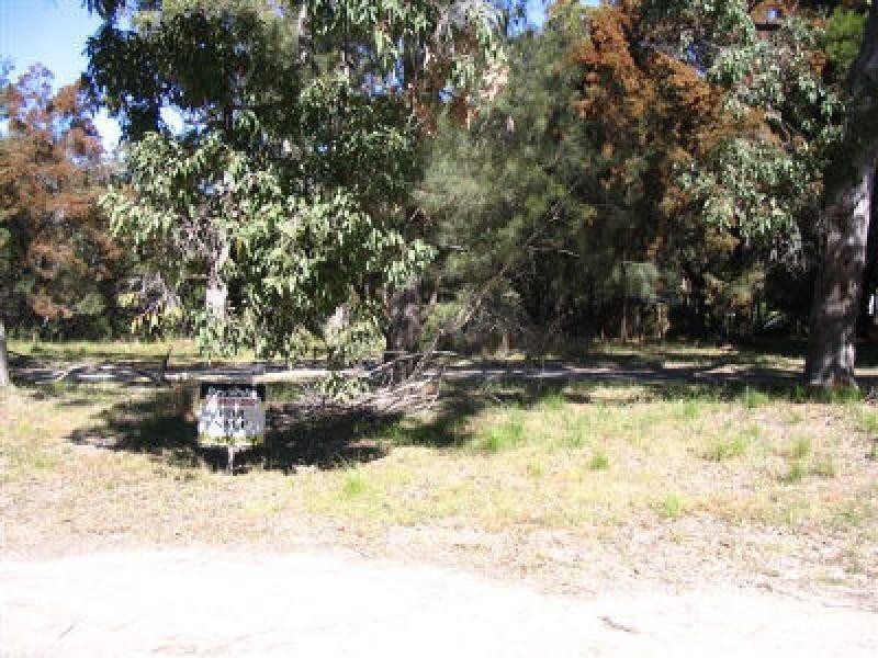 8 Leanne Street, Macleay Island QLD 4184