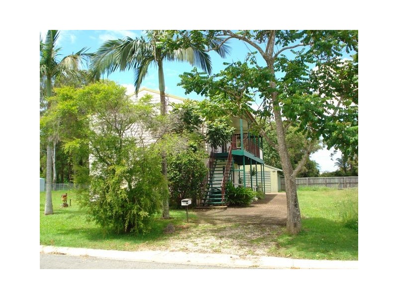 40 Cresthaven, Lamb Island QLD 4184