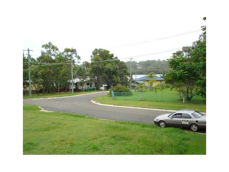 40 Cresthaven, Lamb Island QLD 4184
