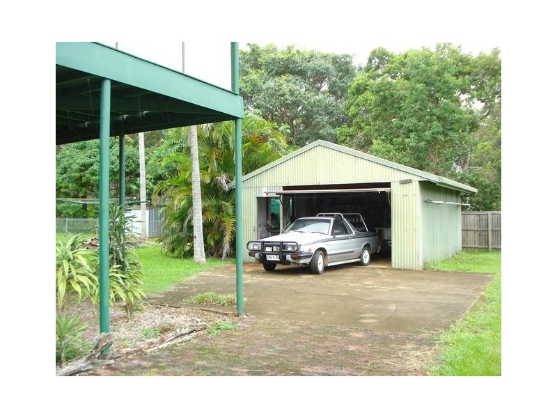 40 Cresthaven, Lamb Island QLD 4184