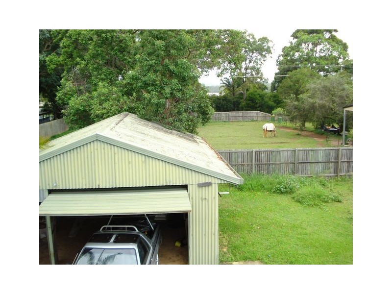 40 Cresthaven, Lamb Island QLD 4184