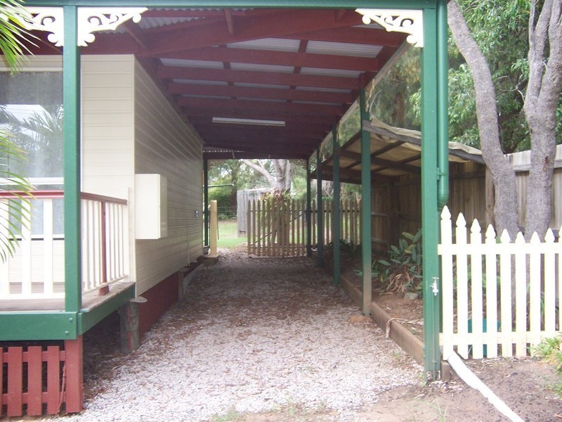 8 Vine Street, Macleay Island QLD 4184