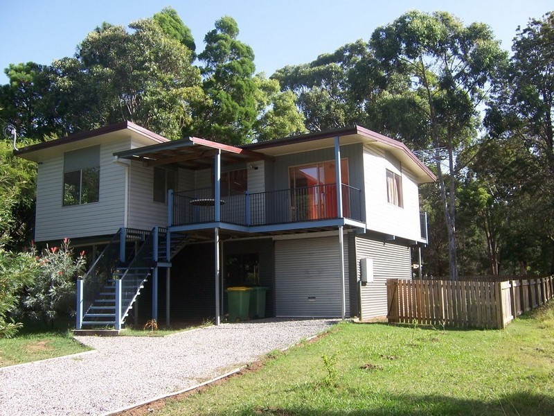 185 High Central Road, Macleay Island QLD 4184