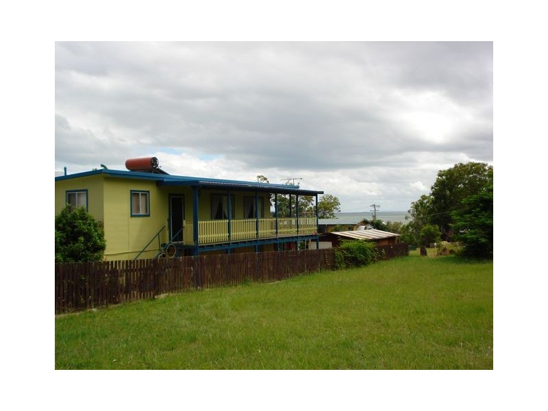 12 Shelly Crescent, Lamb Island QLD 4184