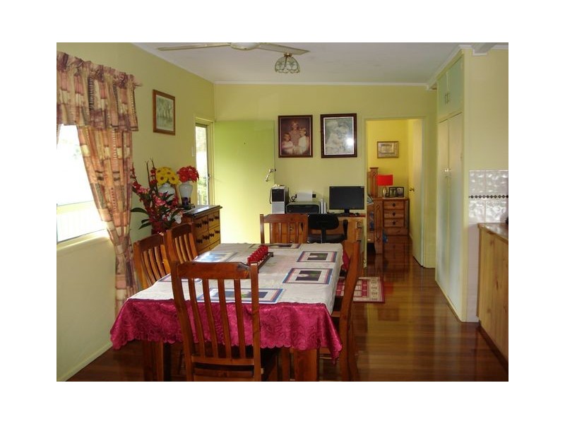 12 Shelly Crescent, Lamb Island QLD 4184