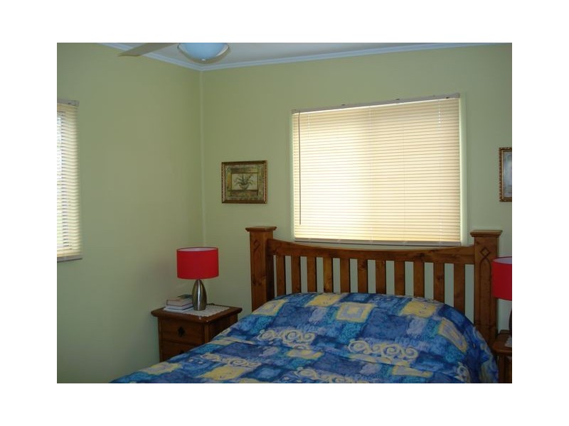 12 Shelly Crescent, Lamb Island QLD 4184