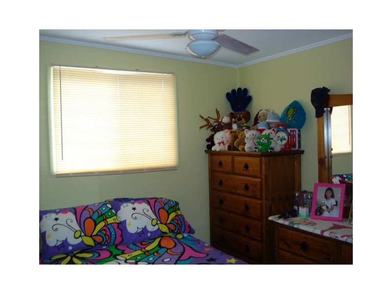 12 Shelly Crescent, Lamb Island QLD 4184