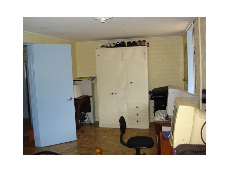 12 Shelly Crescent, Lamb Island QLD 4184