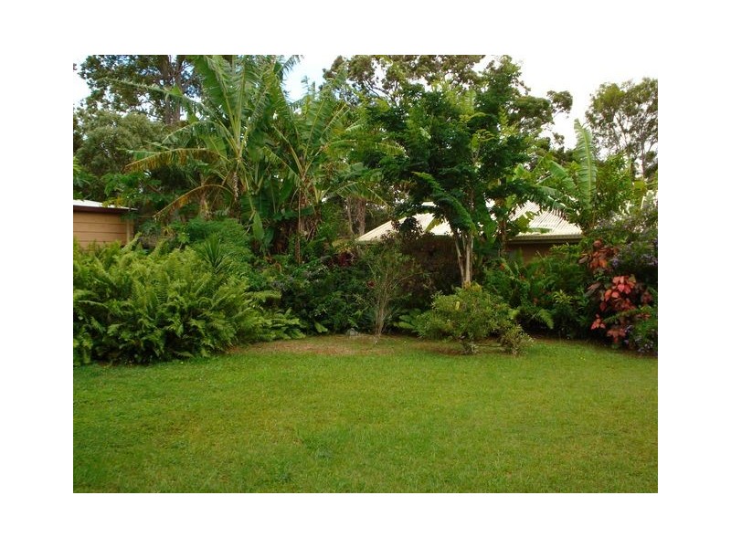 17 Halcyon Street, Lamb Island QLD 4184