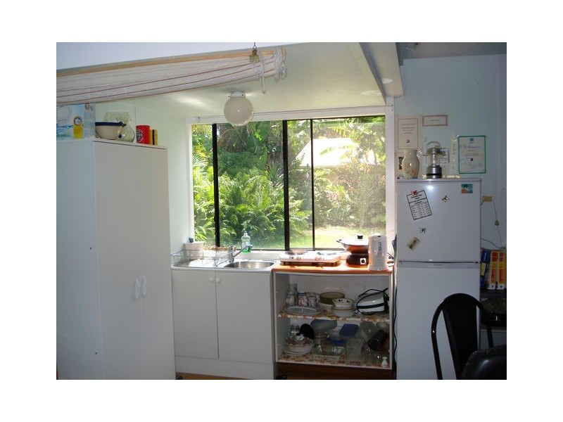 17 Halcyon Street, Lamb Island QLD 4184