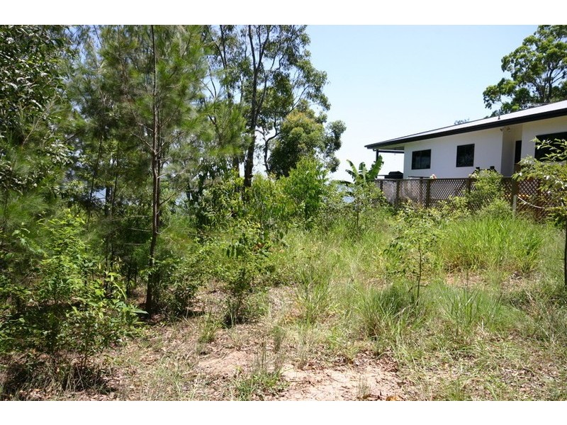 1 Coast Road, Macleay Island QLD 4184