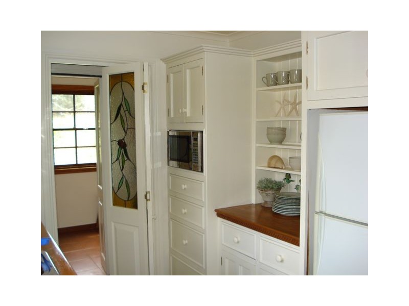 11 June Parade, Lamb Island QLD 4184