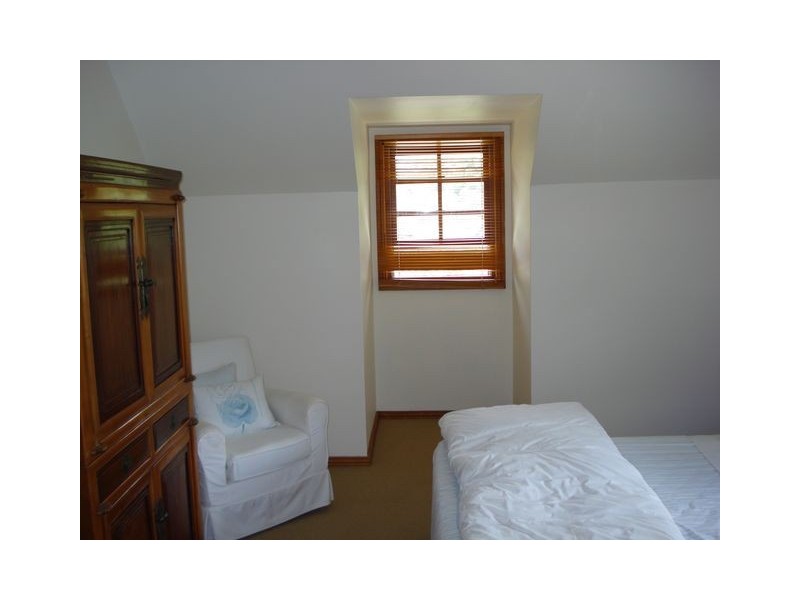 11 June Parade, Lamb Island QLD 4184