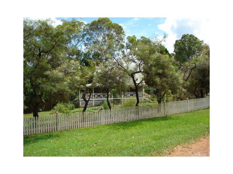 11 June Parade, Lamb Island QLD 4184