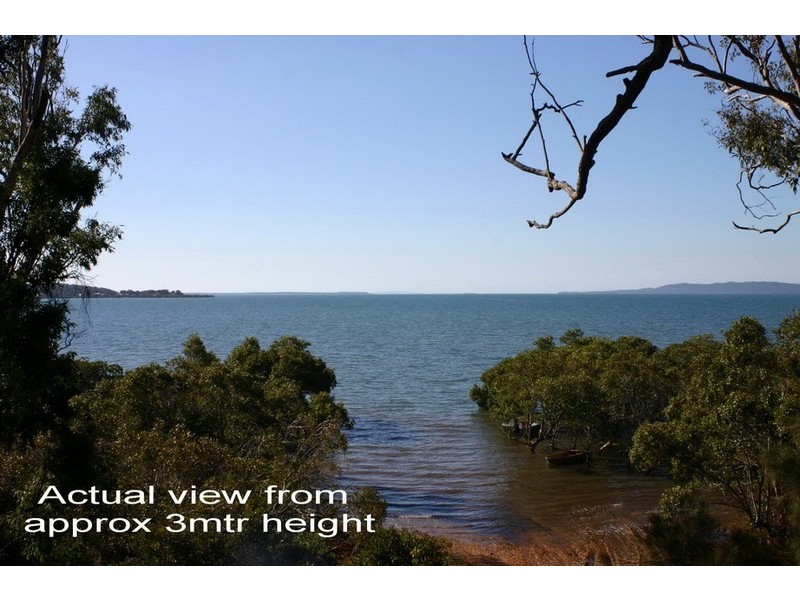 33 Blue Bay Crescent, Macleay Island QLD 4184