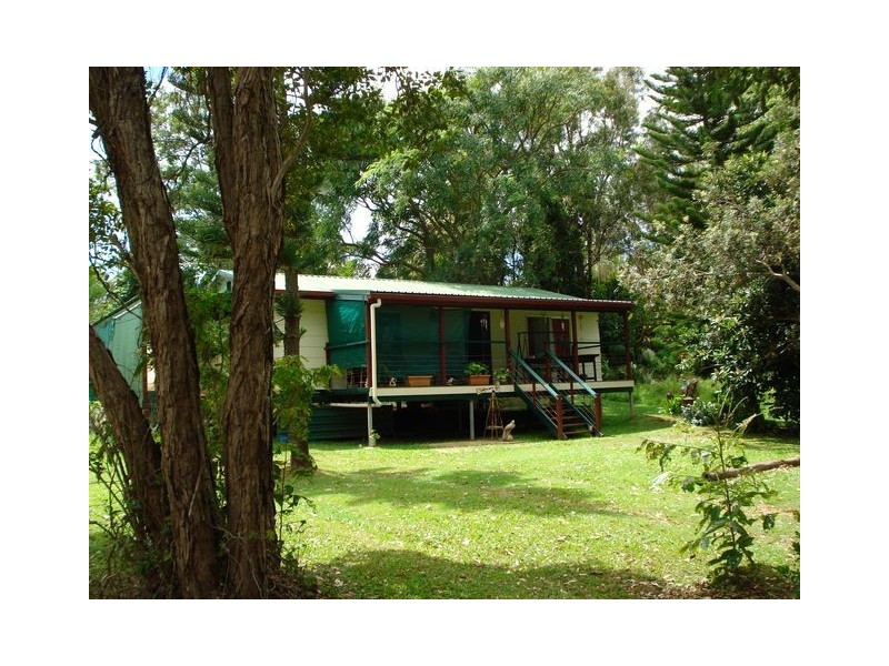 5 Basil Court, Lamb Island QLD 4184