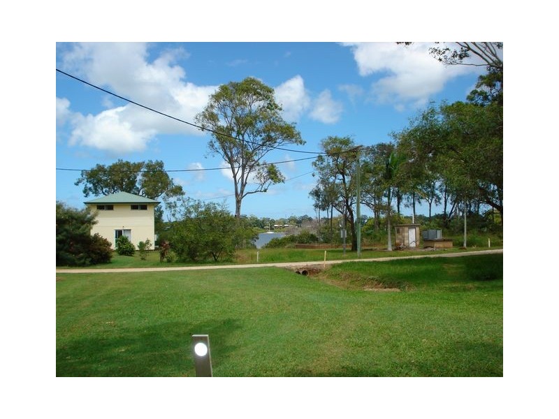 5 Basil Court, Lamb Island QLD 4184