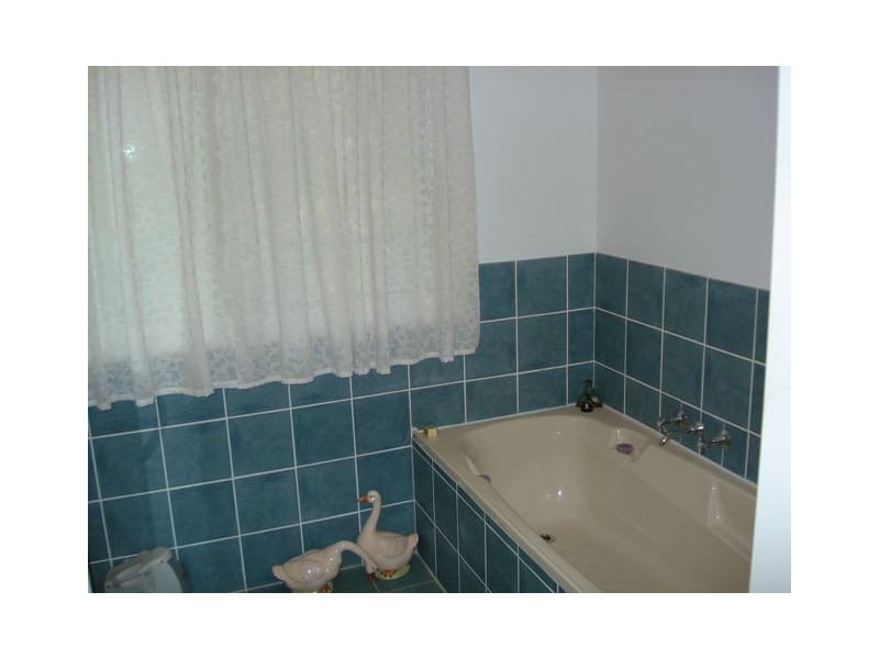 5 Basil Court, Lamb Island QLD 4184