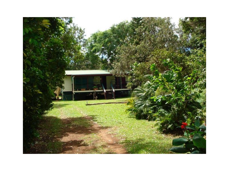 5 Basil Court, Lamb Island QLD 4184