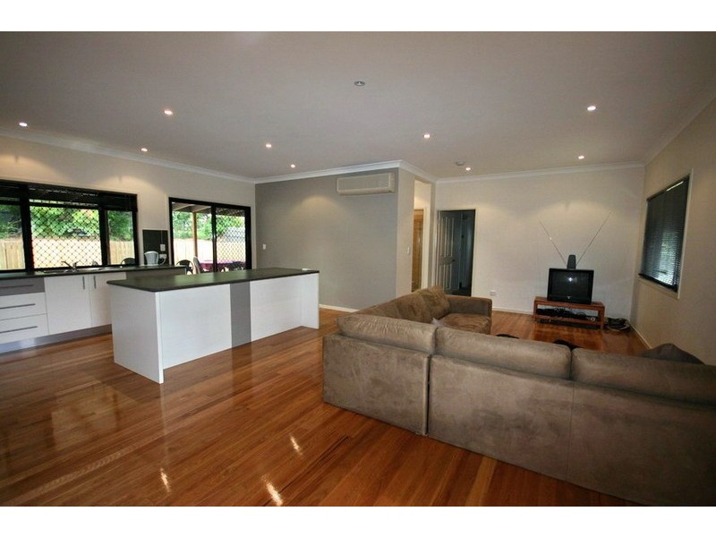2 Duncan, Macleay Island QLD 4184