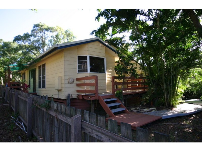 2 Wirralee Street, Macleay Island QLD 4184