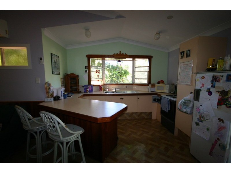 2 Wirralee Street, Macleay Island QLD 4184