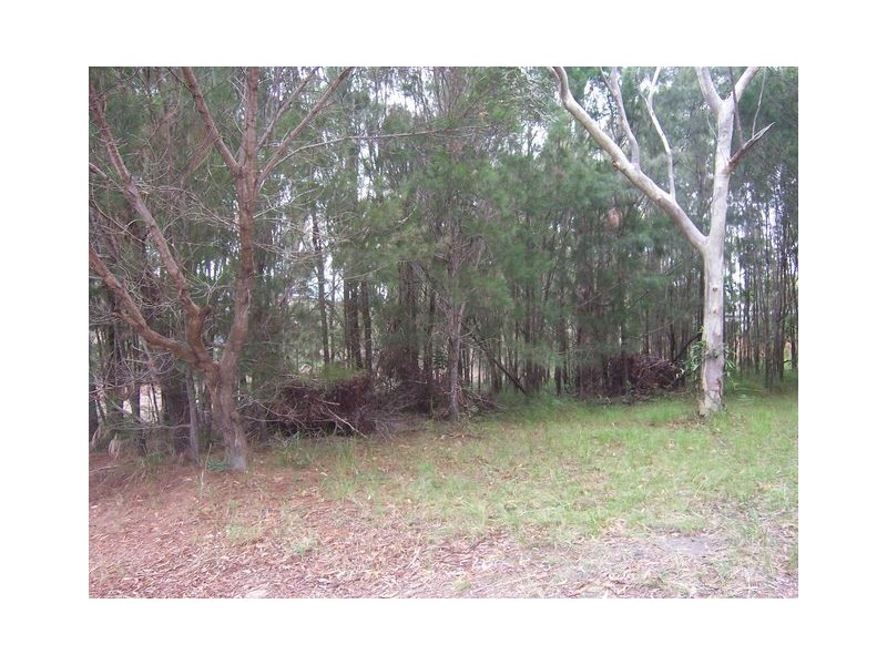 8 Oomool, Macleay Island QLD 4184