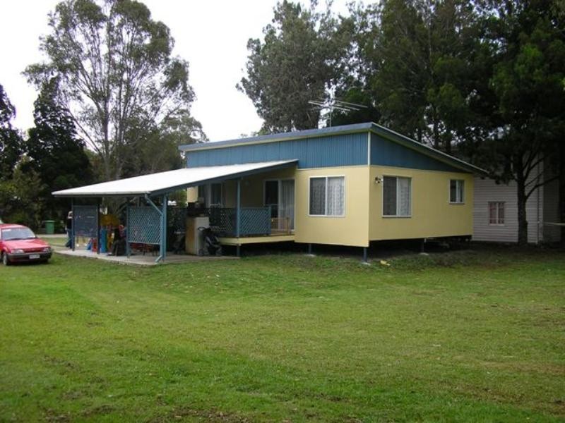 41 Charles, Macleay Island QLD 4184