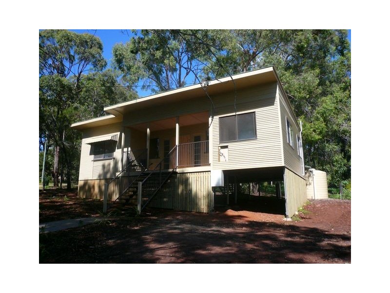 113 High Road Central, Macleay Island QLD 4184