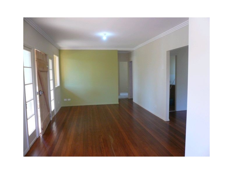 113 High Road Central, Macleay Island QLD 4184