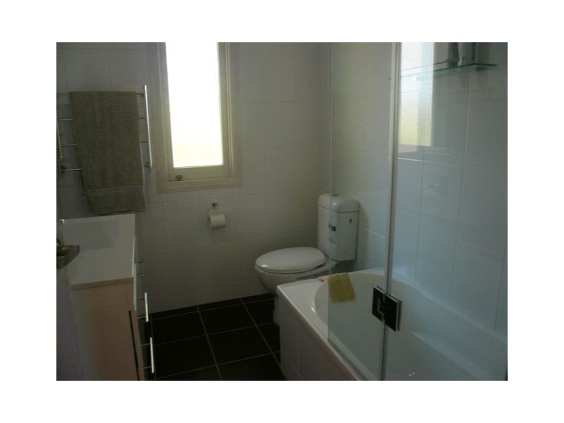 113 High Road Central, Macleay Island QLD 4184