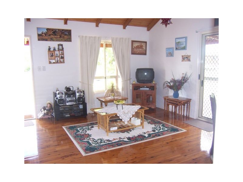 7 Wren Court, Macleay Island QLD 4184