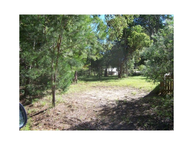 11 Aruma Street, Macleay Island QLD 4184