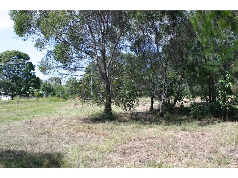 25 Pelican Street, Macleay Island QLD 4184