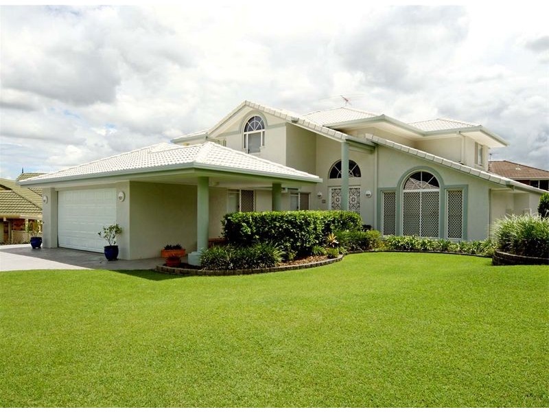 11 St Andrews Crescent, Carindale QLD 4152