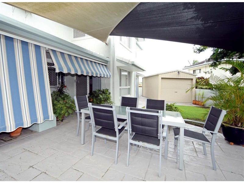 11 St Andrews Crescent, Carindale QLD 4152