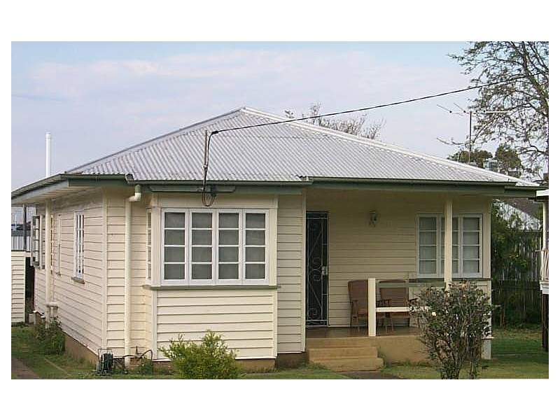 11 Livingstone Street, Yeerongpilly QLD 4105