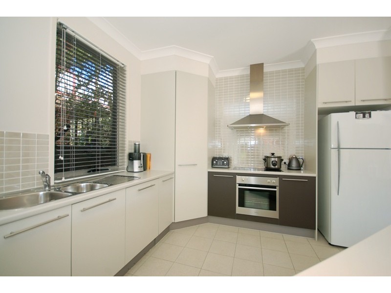 130 Gaynesford Street, Holland Park West QLD 4121