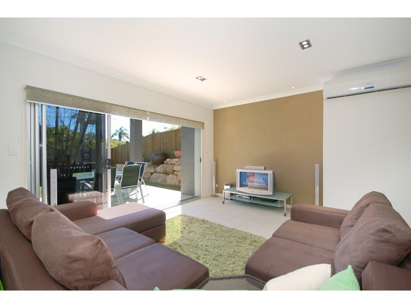 130 Gaynesford Street, Holland Park West QLD 4121