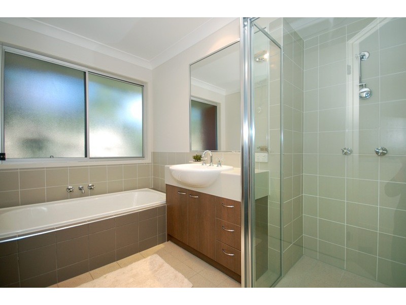 130 Gaynesford Street, Holland Park West QLD 4121