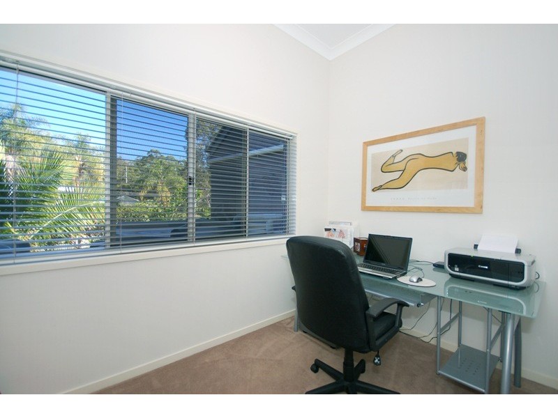 130 Gaynesford Street, Holland Park West QLD 4121