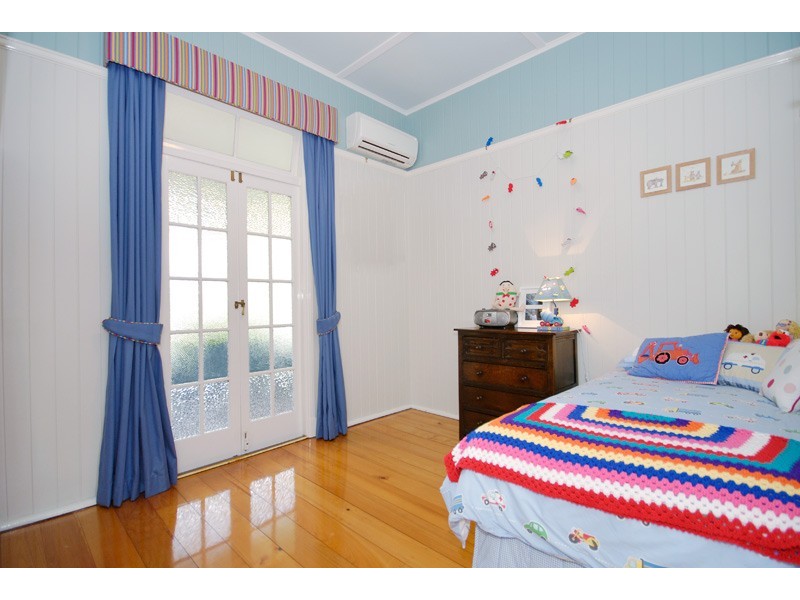 225 Ekibin Road East, Tarragindi QLD 4121