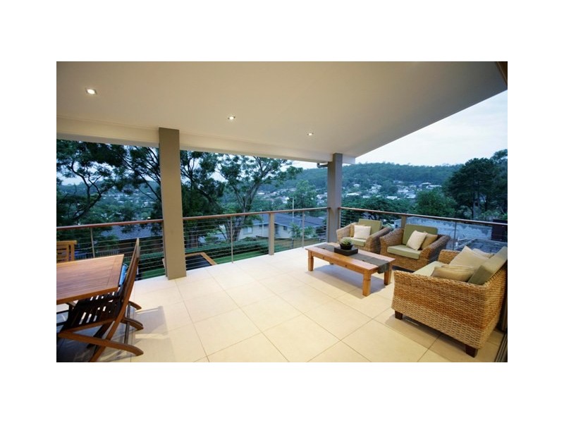 90 Bracken Street, Moorooka QLD 4105