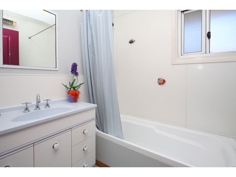 24 Rothesay Street, Acacia Ridge QLD 4110