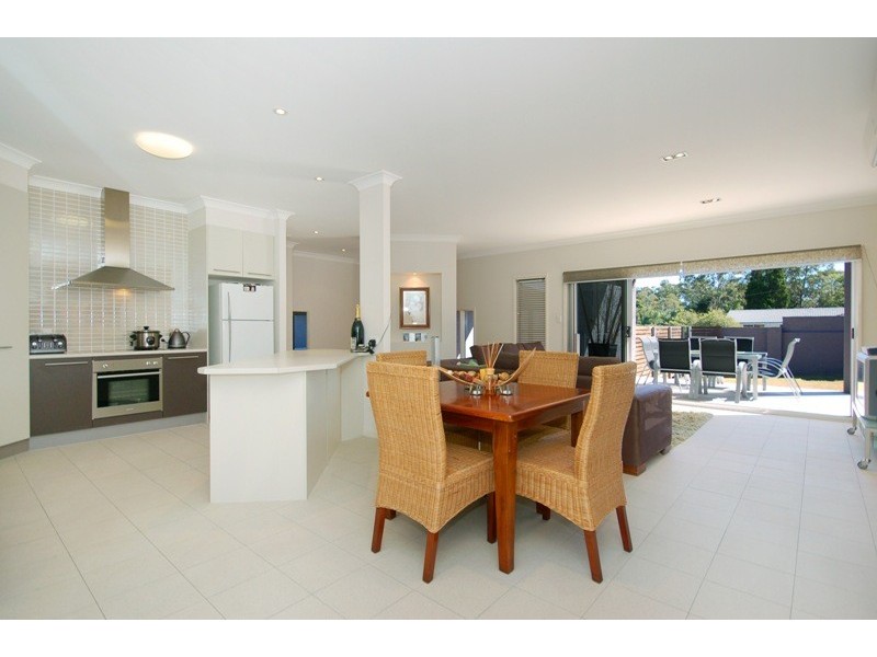 130 Gaynesford Street, Holland Park West QLD 4121