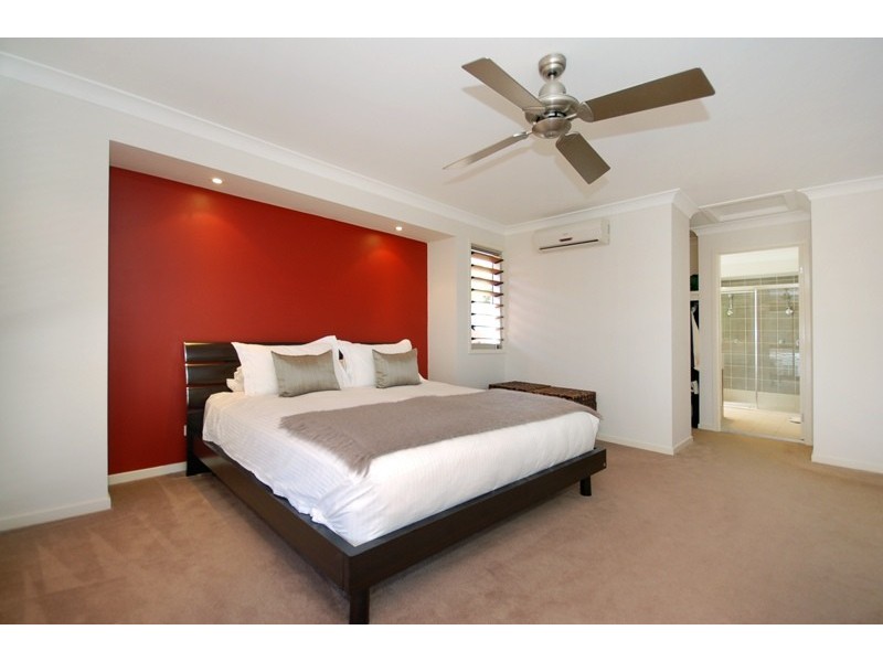 130 Gaynesford Street, Holland Park West QLD 4121