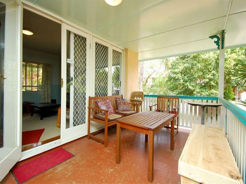 34 Newcastle Street, Fairfield QLD 4103