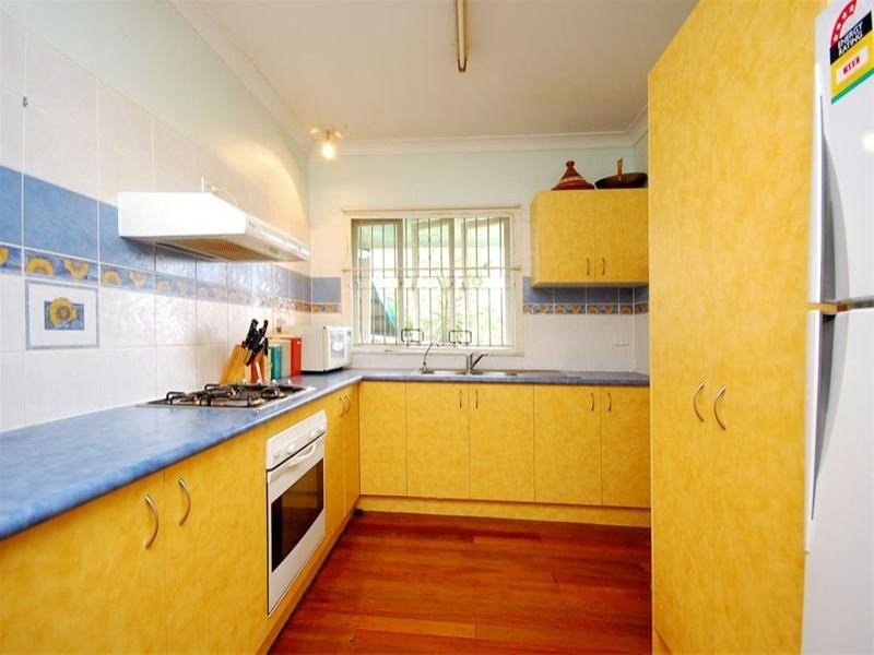 34 Newcastle Street, Fairfield QLD 4103